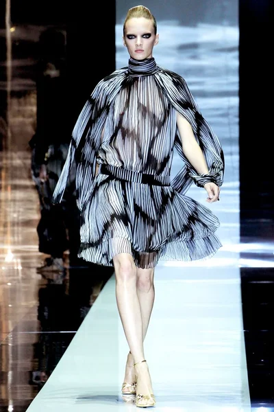 Look 17